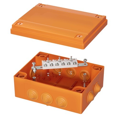 FSK41610 | Коробка пластиковая FS с кабельными вводами и клеммниками, IP55, 240x190x90 мм, 6р, 450V, 32A, 10 мм2, нерж.контакт DKC