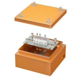 FSB30506 | Коробка стальная FS с гладкими стенками и клеммниками, IP66, 150х150х80 мм, 5р, 450V, 10A, 6 мм2 DKC