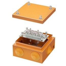 FSK31410 | Коробка стальная FS с кабельными вводами и клеммниками, IP55, 150х150х80 мм, 4р, 450V, 32A, 10 мм2, нерж.контакт DKC