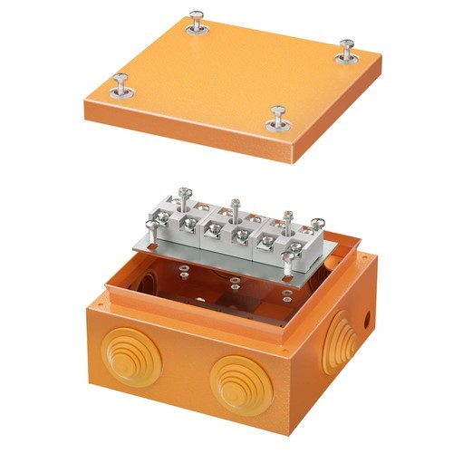 FSK31610 | Коробка стальная FS с кабельными вводами и клеммниками, IP55, 150х150х80 мм, 6р, 450V, 32A, 10 мм2, нерж.контакт DKC